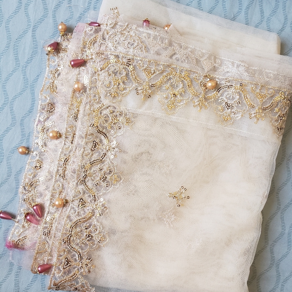 BRAND NEW 2 PIECE KAMIZ + DUPATTA